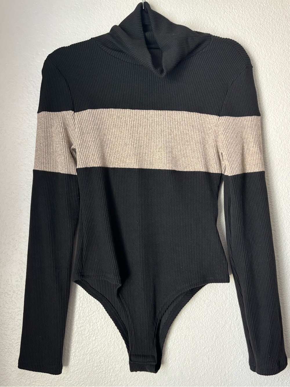 Black & beige ribbed bodysuit size M